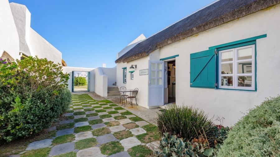 4 Bedroom Property for Sale in Struisbaai Western Cape